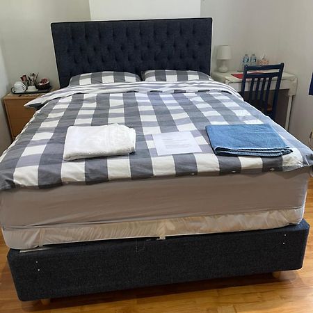 Large Double Bedroom With Free On Site Parking Kingston upon Thames  Exterior foto