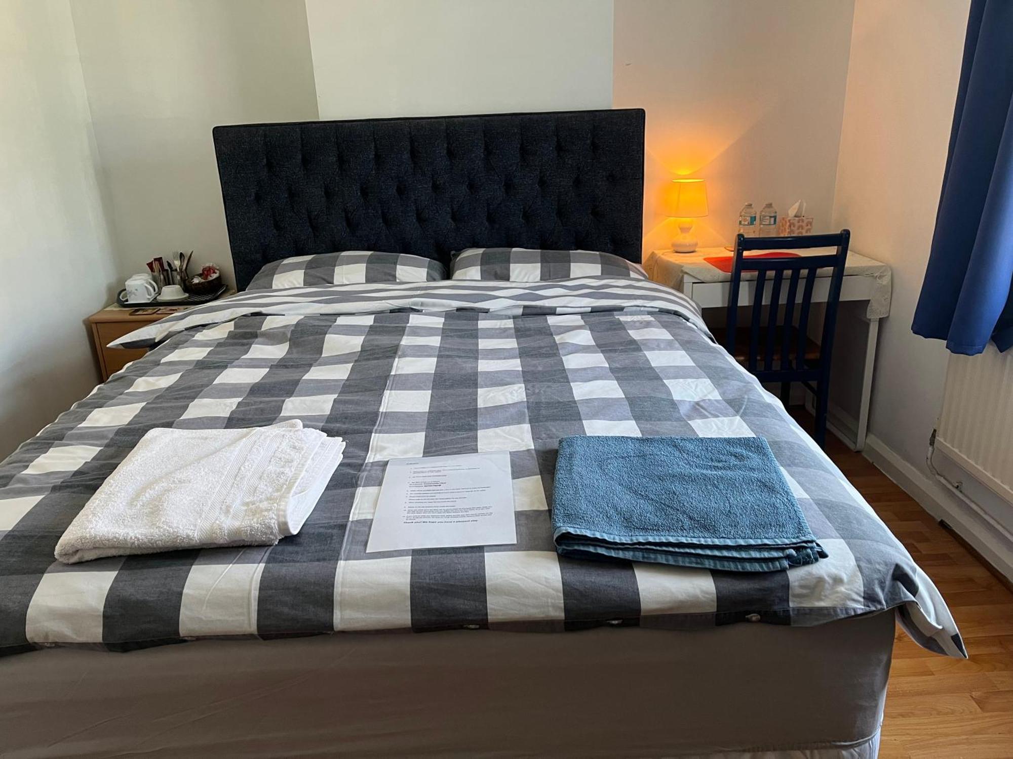 Large Double Bedroom With Free On Site Parking Kingston upon Thames  Exterior foto